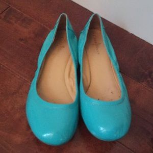 Manhattan ballet poolside blue flat